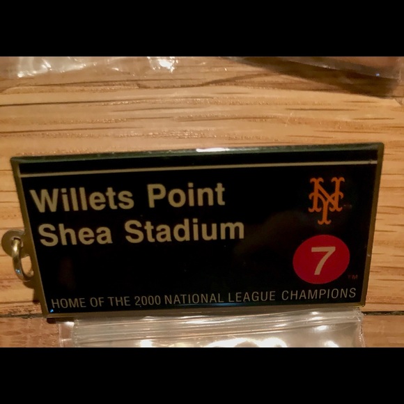 Mets Vintage. Bundle - Picture 3 of 5